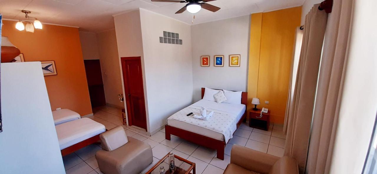Hostal Huayruro Iquitos Eksteriør bilde