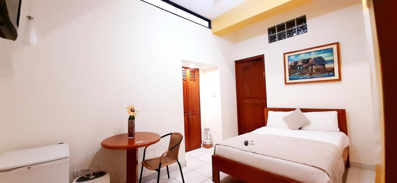 Hostal Huayruro Iquitos Eksteriør bilde