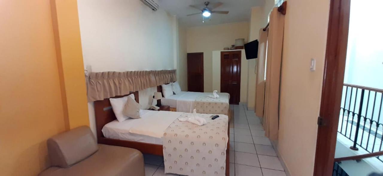 Hostal Huayruro Iquitos Eksteriør bilde