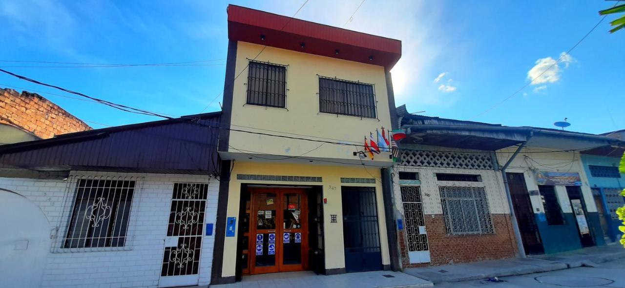 Hostal Huayruro Iquitos Eksteriør bilde