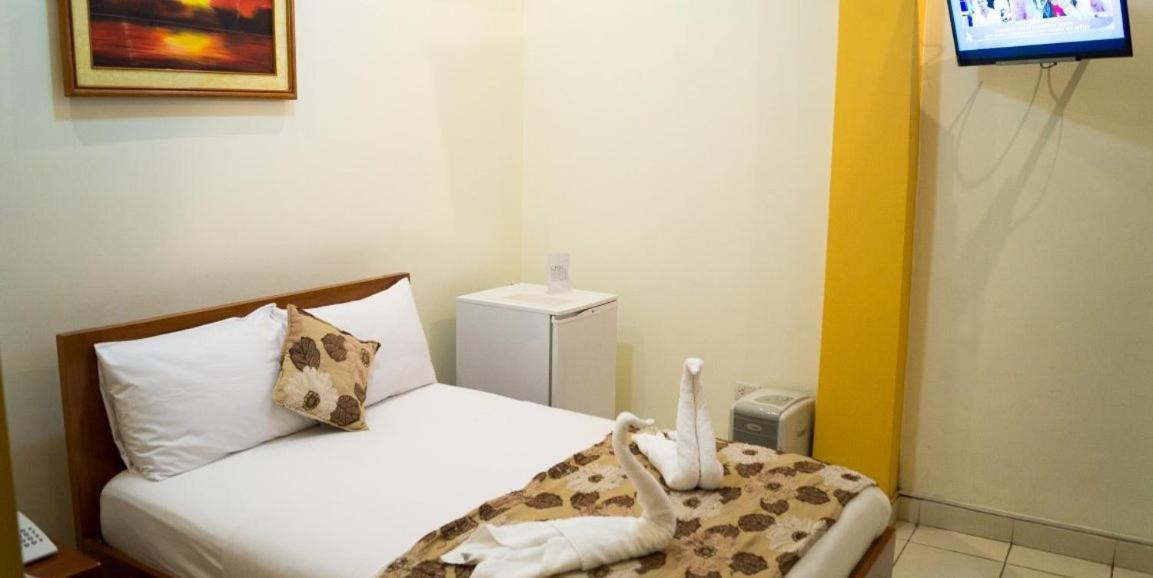 Hostal Huayruro Iquitos Eksteriør bilde