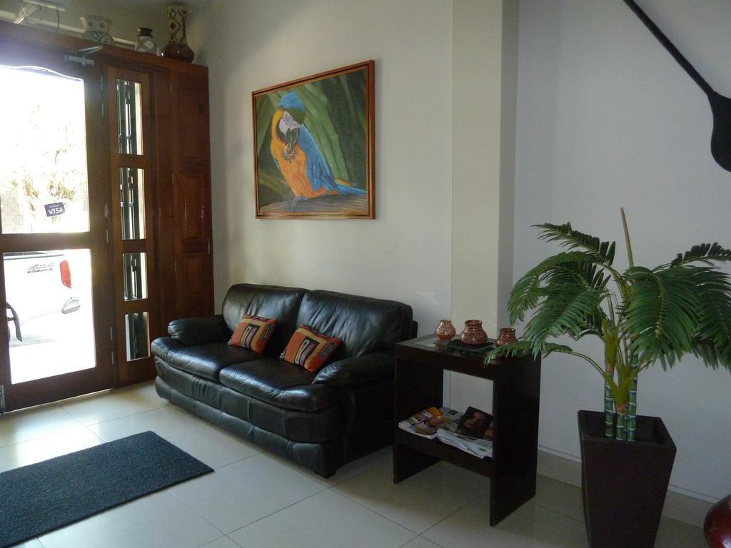 Hostal Huayruro Iquitos Eksteriør bilde