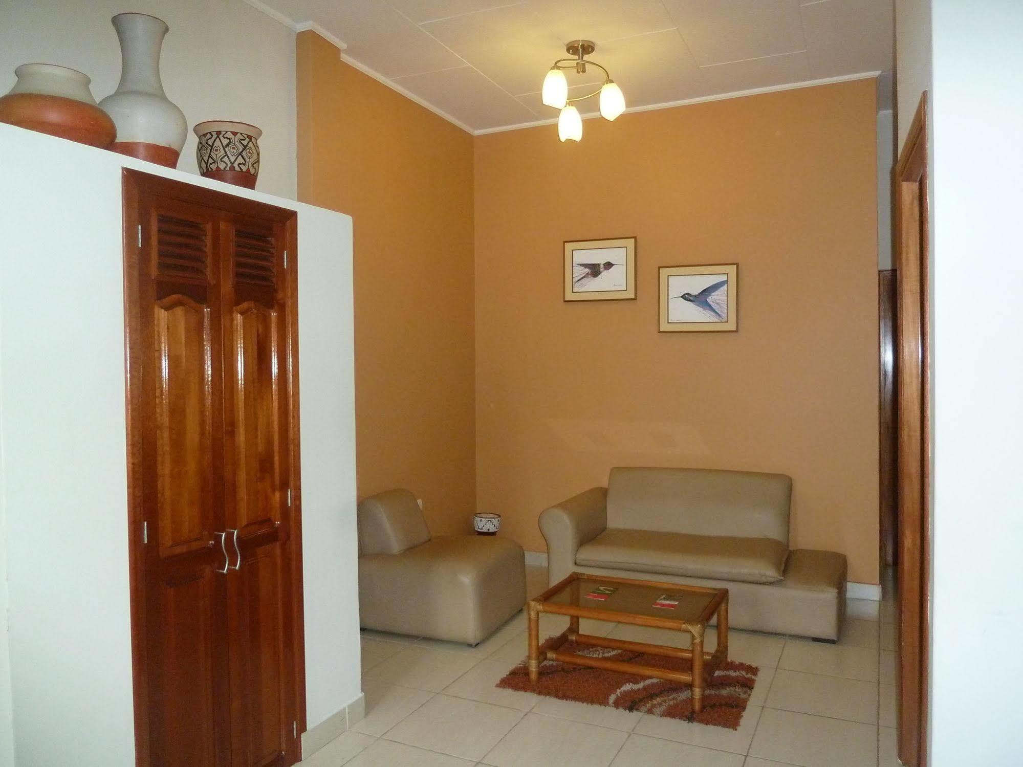 Hostal Huayruro Iquitos Eksteriør bilde