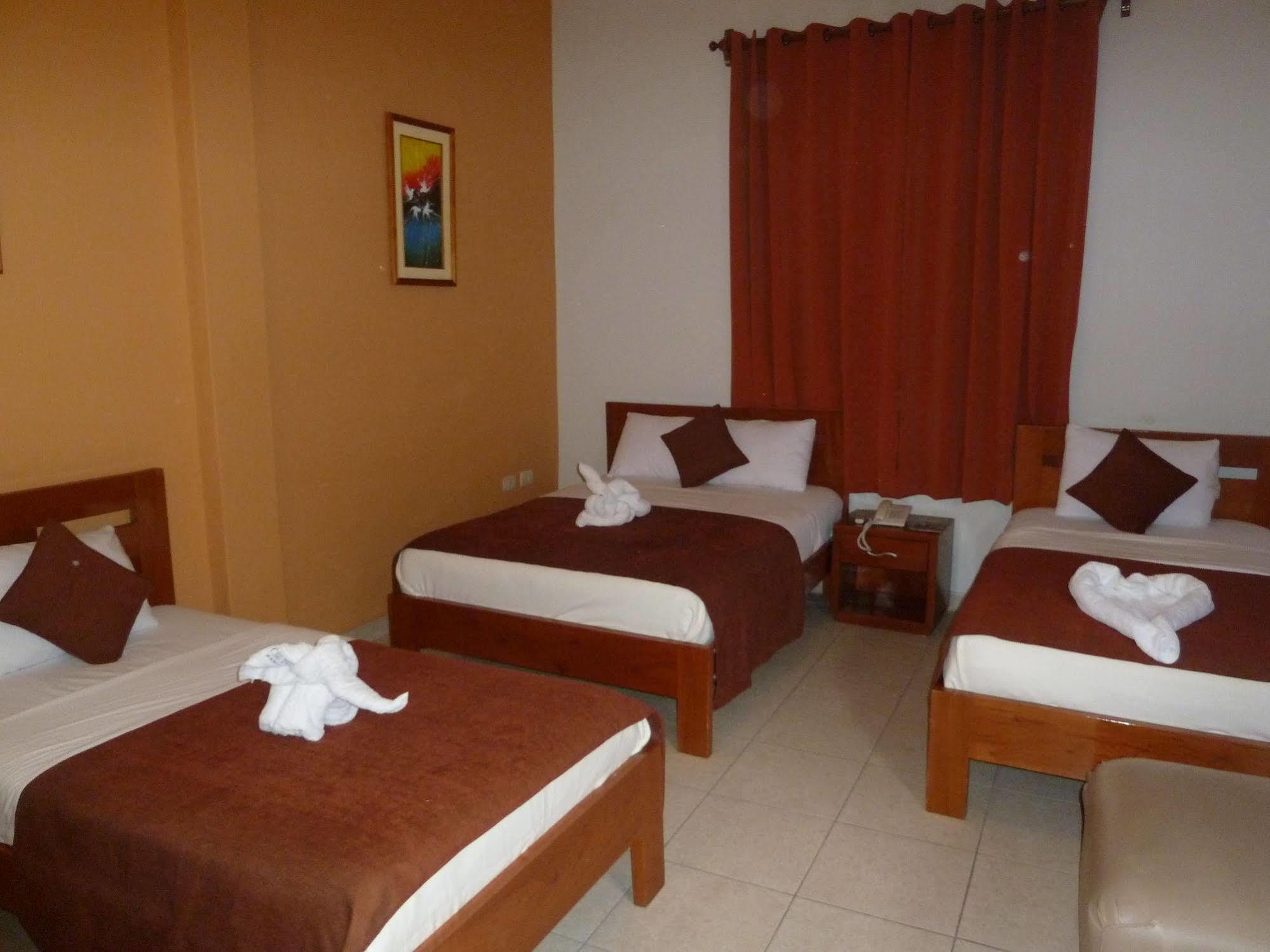 Hostal Huayruro Iquitos Eksteriør bilde