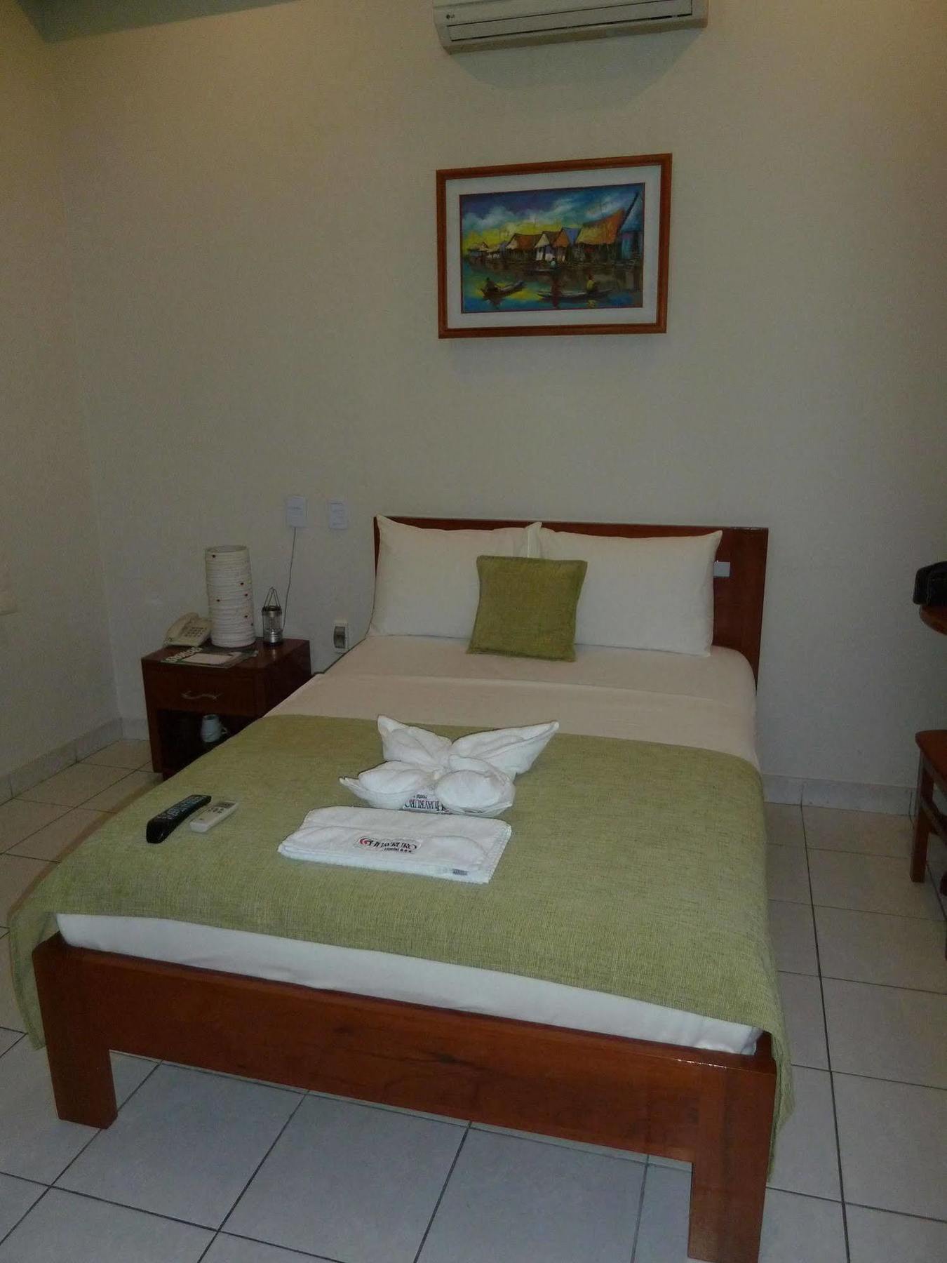 Hostal Huayruro Iquitos Eksteriør bilde