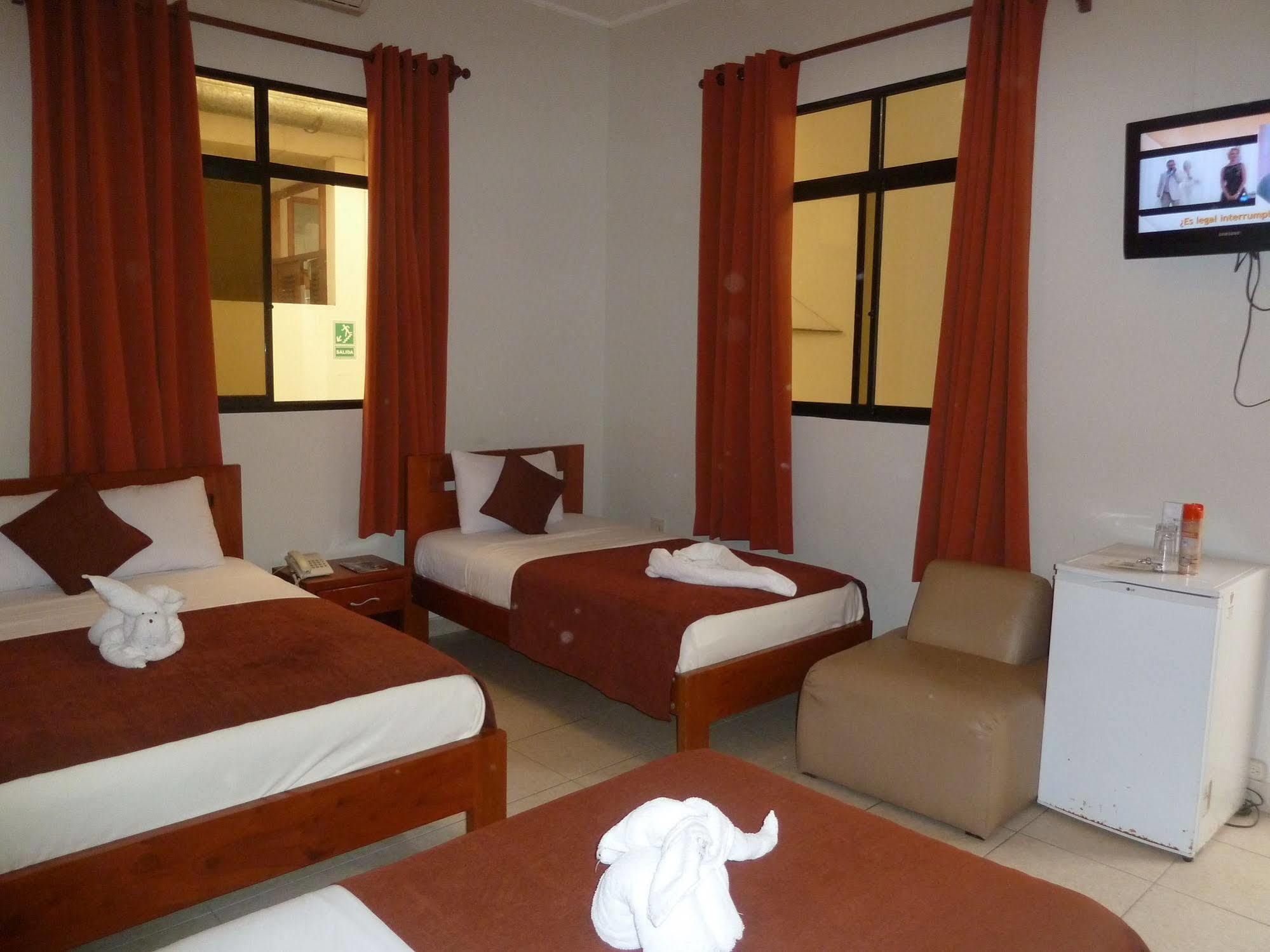 Hostal Huayruro Iquitos Eksteriør bilde
